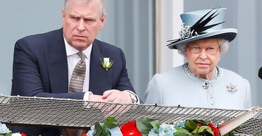 Работал на КГБ: Елизавета II не знала о шпионе в королевском дворце