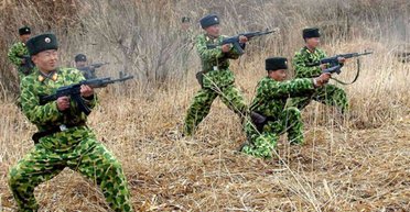 5 тысяч в грузовиках: ВСУ нанесли первые удары по убежищу солдат КНДР, — El Pais