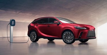Lexus представив стильний кросовер з витратою пального 2,8 л на 100 км (фото)