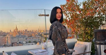 "Закинула ноги на стол": ведущая рассказала, кто из российских звезд поражал высокомерием