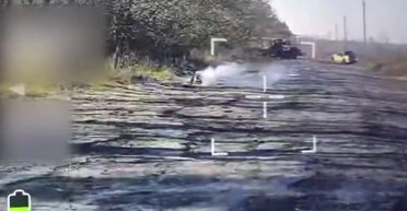 "Грозное оружие": наземный робот ВСУ подстрелил российского дрона-"ждуна" (видео)