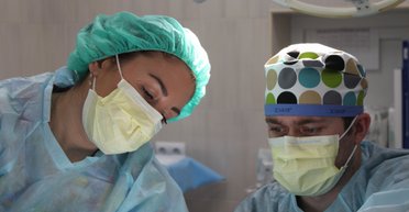 Ранение в области сердца: 5-летняя девочка в тяжелом состоянии после удара РФ по Одессе, — ОВА