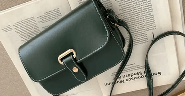 Дівчині не дозволили прийти на випускний з сумочкою: вона довела, що гідна диплома (фото)