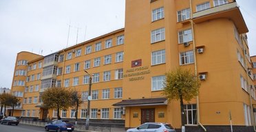 В Смоленске мужчина пытался пронести взрывчатку в управление МВД: его машину взорвали (фото)