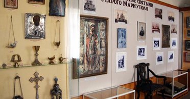 Грабіж музеїв, вивіз експонатів, нищення пам'яток історії. Як РФ хоче знищити українську культуру