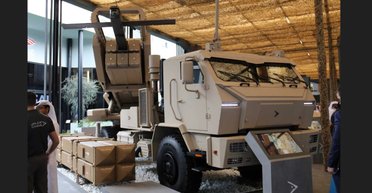 У гонці за мобільністю: в ОАЕ представили новітню мультикаліберну РСЗВ BARQ