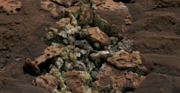 Жовтий скарб: марсохід NASA розколов камінь на Марсі і виявив великий сюрприз (фото)