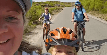 Семья сбежала в одну из самых дешевых стран мира: живут в большой вилле (фото)