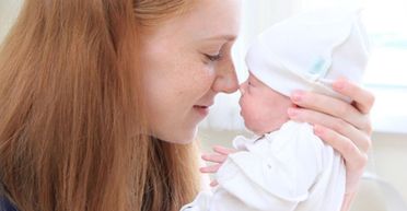 "Всі думають, що це перука": дівчинка народилась з аномально пишним волоссям (фото)