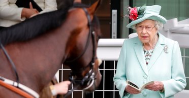 Королева Єлизавета ІІ вела щоденник до самої смерті: про що вона писала