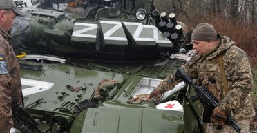 Двигатели, ПВО и танки: как и откуда Россия возвращает проданное оружие из-за потерь в Украине