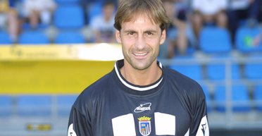 В Испании за контрабанду почти тонны кокаина задержали бывшего футболиста: подробности