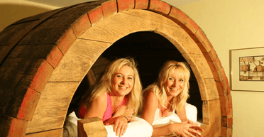 Использовалась до 1995 года: отель предлагает переночевать в гигантской пивной бочке (фото)