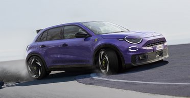 Рассекречен недорогой спортивный электрокроссовер Fiat в ретро-стиле (фото)