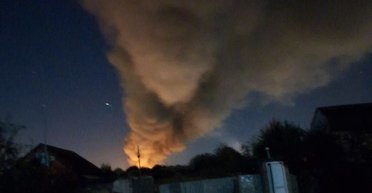 Серия атак дронов по РФ: под удар попали НПЗ в Краснодарском крае и нефтепровод "Дружба" (видео)