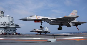 Оружие авианосца Fujian: что известно о новейшем палубном истребителе J-15D ВМС Китая