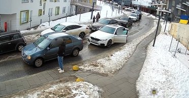 Скандал у Львові: водій нецензурно лаявся під час хвилини мовчання (відео)