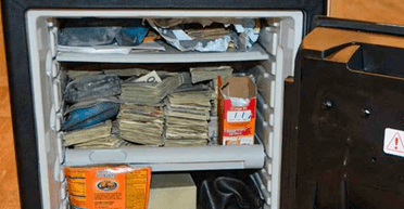 Зберігав готівку навіть у холодильнику: чиновник від освіти привласнив $16,7 млн (фото)