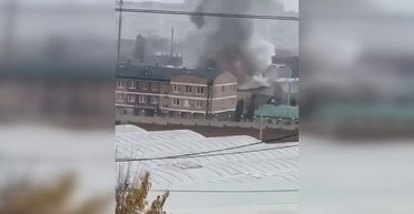 Дым над казармой "Ахмат": БпЛА попал по полку Росгвардии в Грозном, — соцсети (видео)