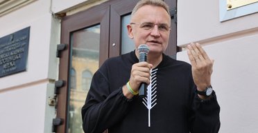 "Усі вважають, що мої діти зі школи мають іти в армію": Садовий розповів, де його сини