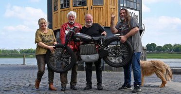 В Германии переделали старый советский мотоцикл в стильный электробайк (фото)