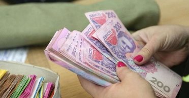 Доход вырос: средняя зарплата в Украине увеличилась на 15%, - ПФУ