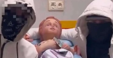 "Сьогодні він спить із нами": двоє хлопців викрали немовля Ісуса і вимагали викуп у TikTok