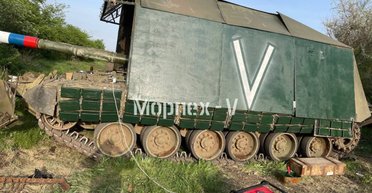 "Железный капут" российского оборонпрома: ВС РФ выпустили на поле боя "танк-сарай" (фото)