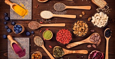 Чіа, куркума, кіноа, матча. Що потрібно знати про найпопулярніші суперфуди