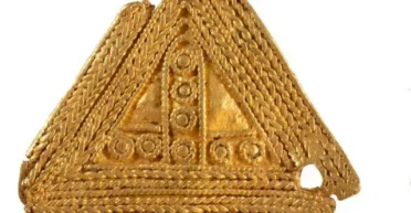 Находка попала в музей: маленькая пластина из Сассекса оказалась важным артефактом