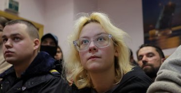Спела — попала под суд: в России студентку наказали за "оппозиционные" песни