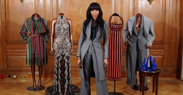 Наомі Кемпбелл показала стильний образ на фотоколі в Лондоні (фото)