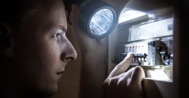 Генератор чи ДБЖ: чим краще користуватися під час відключення світла — Yasno