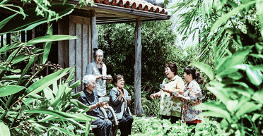 "Земля бессмертных": блогер исследовал остров и узнал, почему люди там живут так долго (фото)