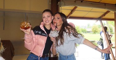 Нікола Пельтц публічно похвалила свою свекруху Вікторію Бекхем