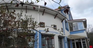 Деньги пойдут на ВСУ: в сети показали, как выглядит конфискованное имение путинистки Таисии Повалий (фото)