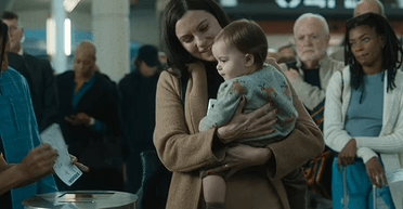 "Ручна поклажа": у новому хіті Netflix фанати помітили курйозний кіноляп (відео)