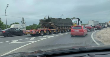 У РФ помітили на дорозі рідкісний загороджувач УМЗ-Г на базі Т-72: що про нього відомо (фото)