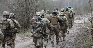 "Как соберутся в кучу – мы их накрываем". Репортаж с боевых блокпостов теробороны Киева