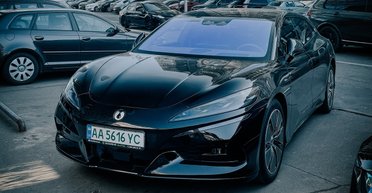 В Украине появился роскошный 965-сильный электромобиль от BYD и Mercedes (фото)