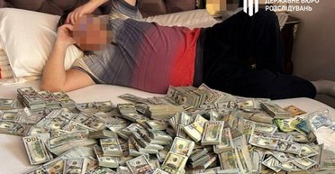 Сотни квартир, элитные машины, оружие: что нашло АРМА у фигурантов коррупционных скандалов МСЭК