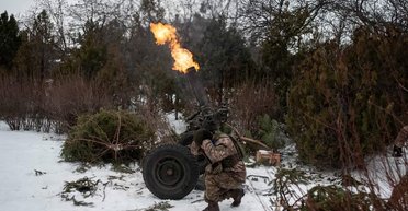 Отход из Бахмута. Зачем удерживают город и какое решение примет Залужный