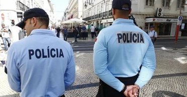 Безглузда помилка: поліція заарештувала туриста, який попросив "гранату" замість "граната"