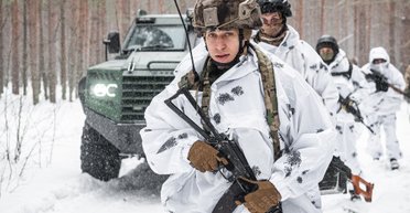 Запад зарабатывает на войне. Как убедить союзников выделить деньги Украине