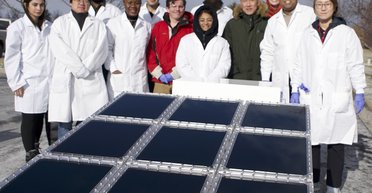 Генерируют энергию и водород: необычные солнечные панели работают благодаря свету и воде