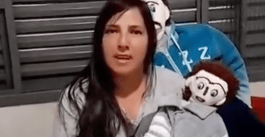 Жінка, яка вийшла заміж за ляльку, заявила про викрадення їхнього сина (відео)