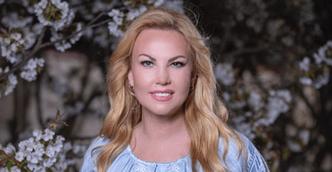 "Обручка справжня, я закохана": Камалія спровокувала чутки про заручини (відео)