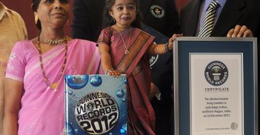 Жива Дюймовочка: цікаві факти з життя найменшої жінки у світі