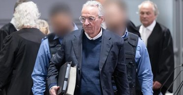 Пришлось задействовать спецназ: в Германии задержали пенсионеров, которые хотели восстановить "рейх"