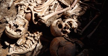 Из кирпича, бархата и меди: в церкви Святого Николая в Таллине нашли роскошные гробницы (фото)